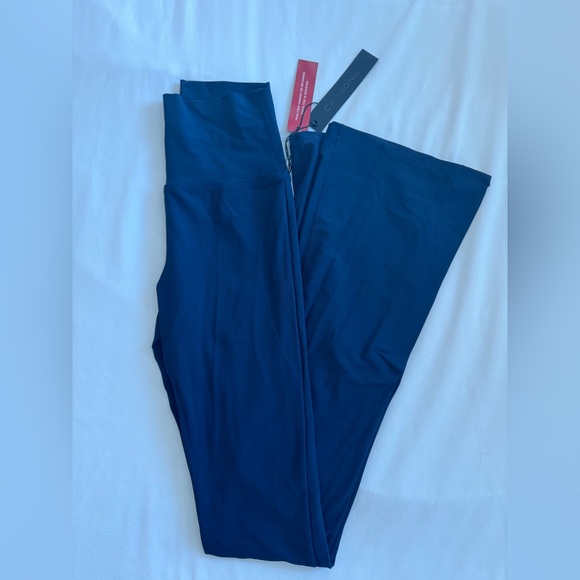 Carbon38 navy split bootcut leggings, NWT and never worn! - Picture 4 of 5